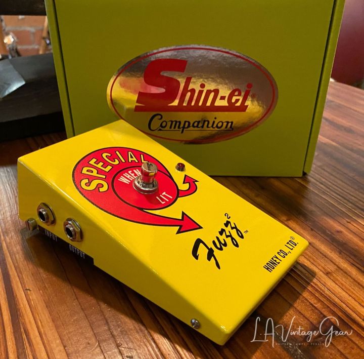 Shin-Ei Super Fuzz 2 - Fuzz Guitar Pedal in Mellow Yellow !