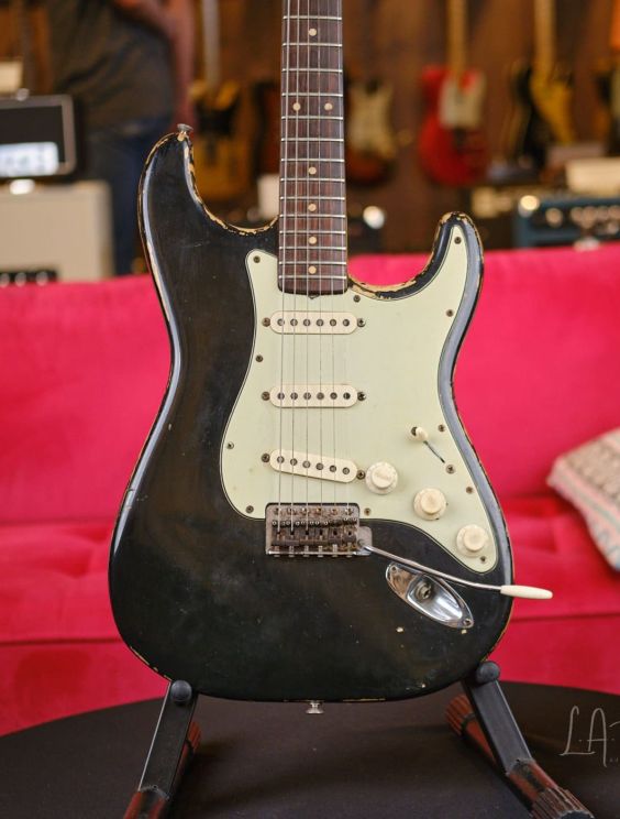 Cbs strat sales
